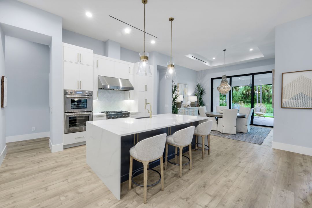 933 11th St SW, Naples, FL 34117