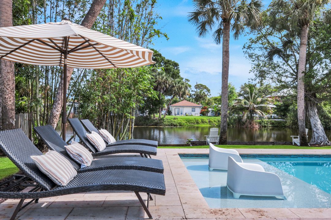 841 107th Ave N, Naples, FL 34108
