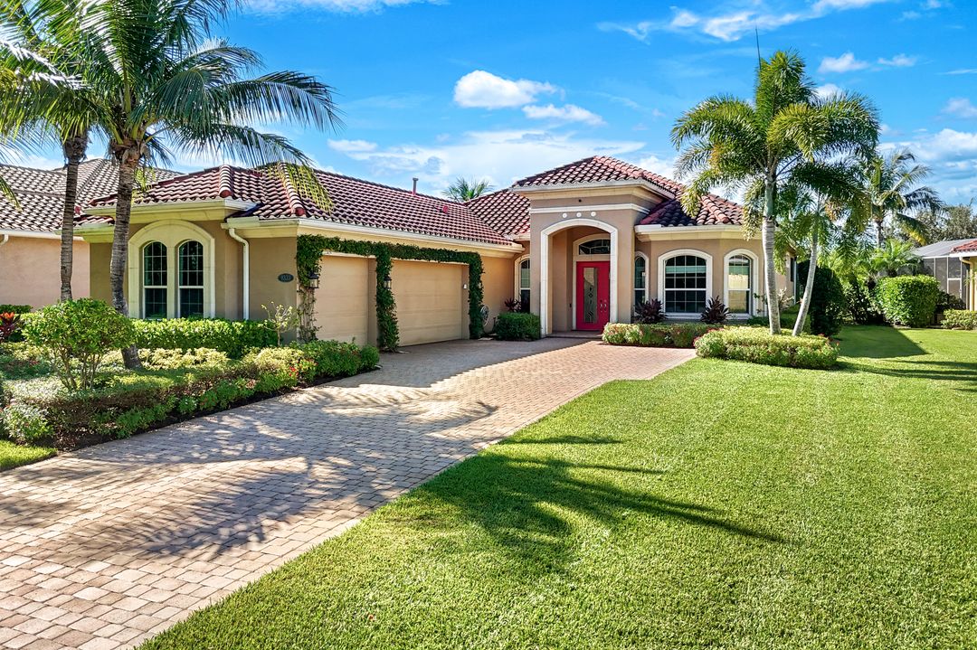 9333 Campanile Cir, Naples, FL 34114