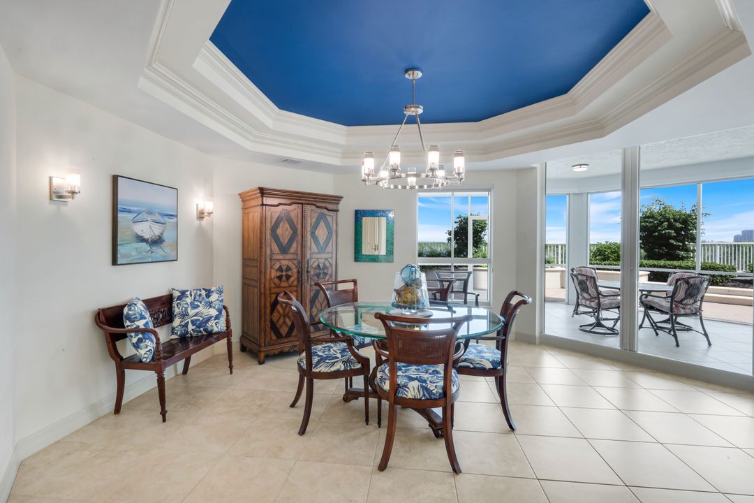 295 Grande Way #104, Naples, FL 34110