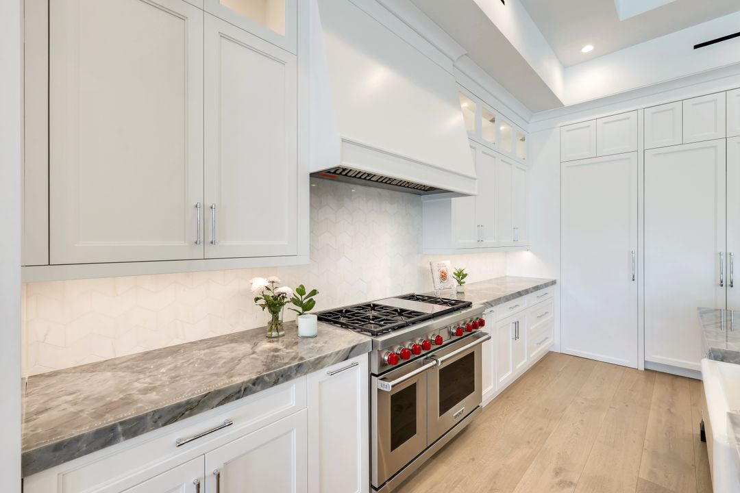 730 Harbour Dr, Naples, FL 34103