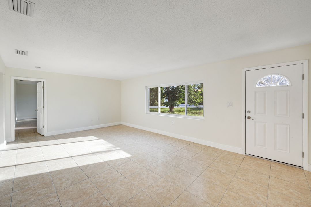 801 McMahon Ave NW, Port Charlotte, FL 33948