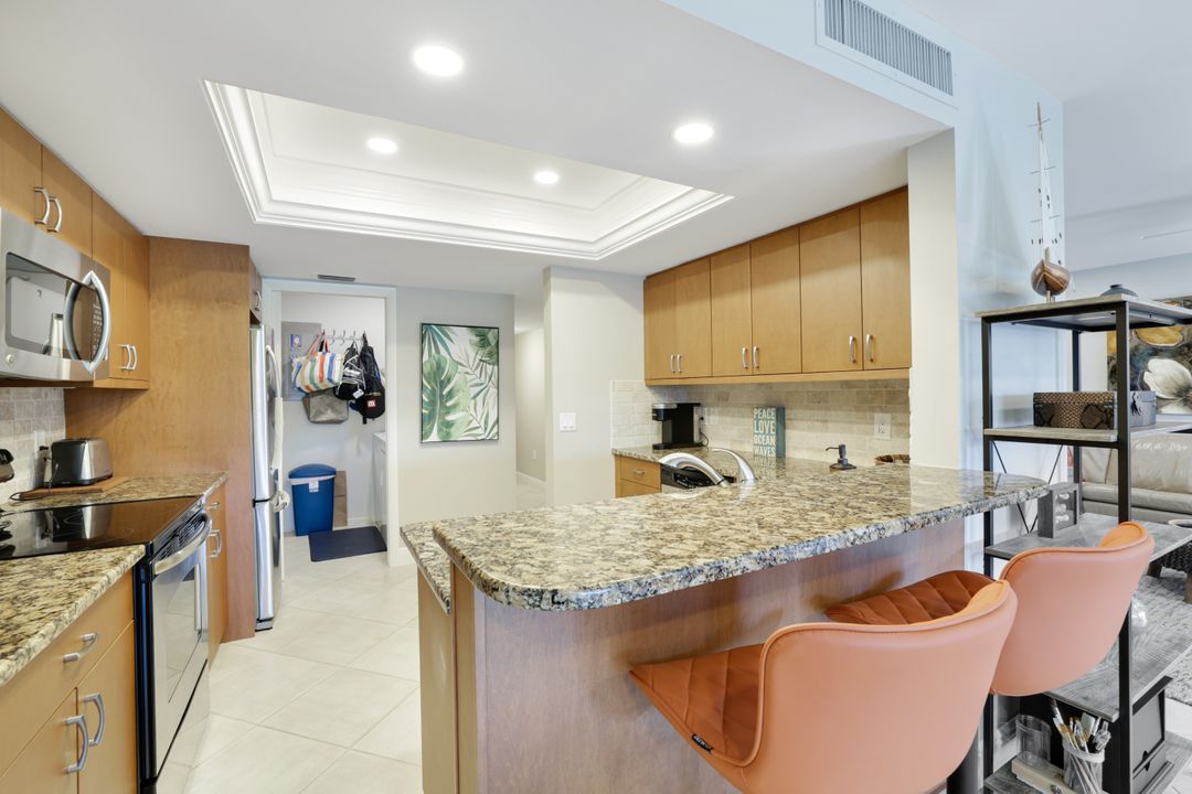 4150 Belair Ln #206, Naples, FL 34103