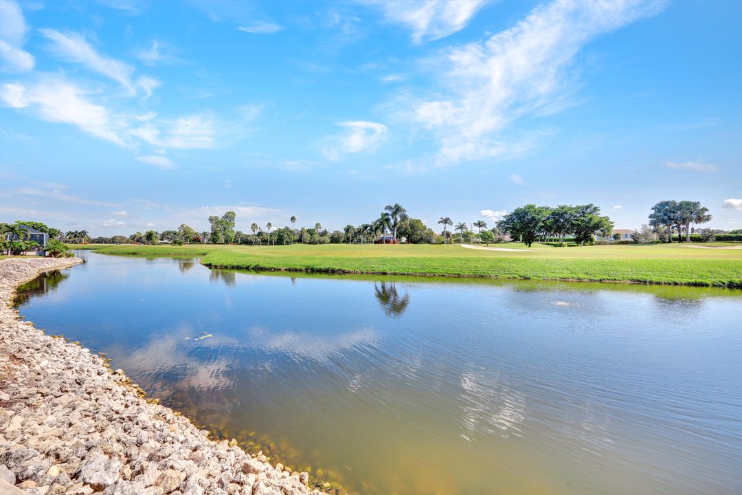 10339 Quail Crown Dr, Naples, FL 34119