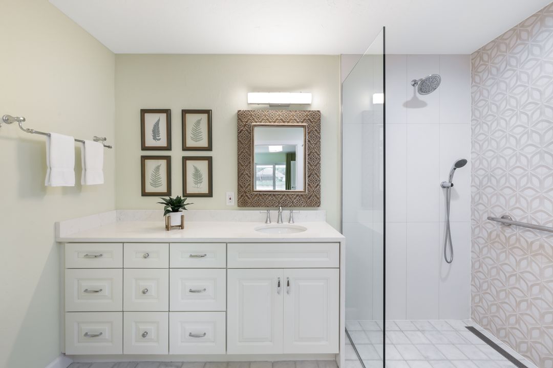 2218 Kings Lake Blvd, Naples, FL 34112