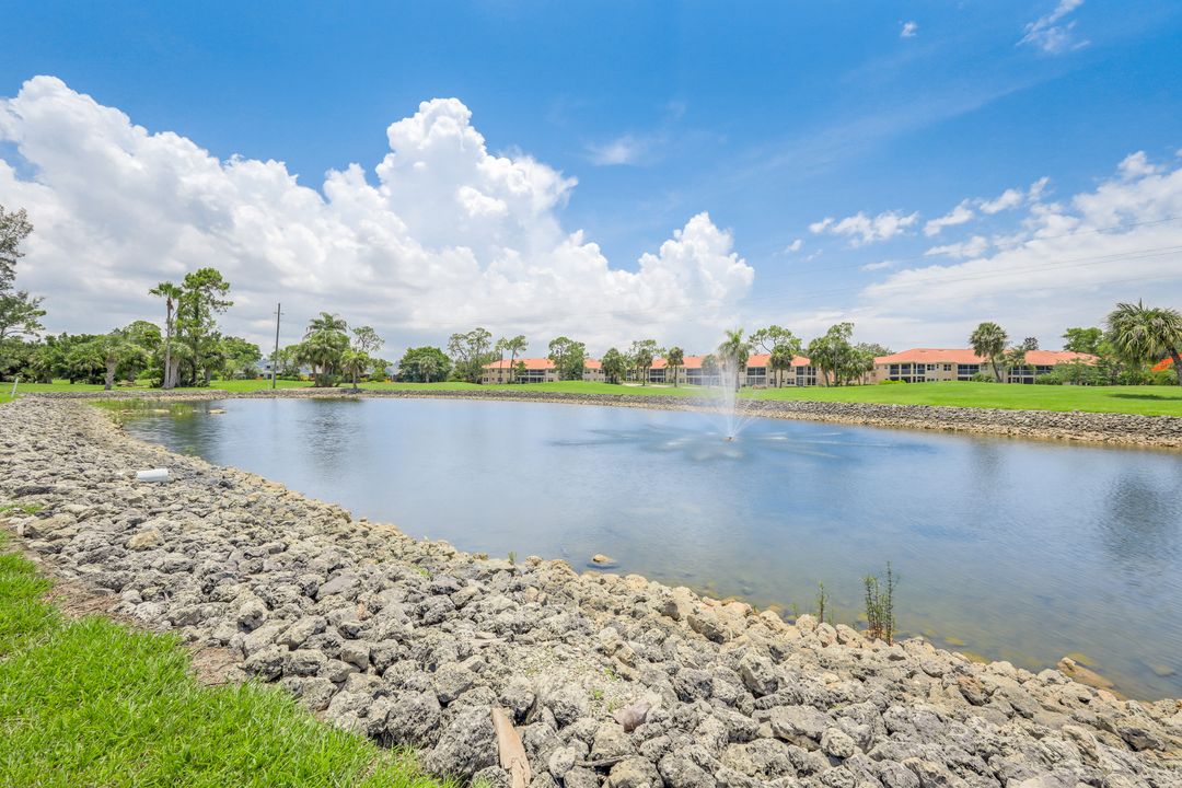 300 Forest Lakes Blvd #104, Naples, FL 34105