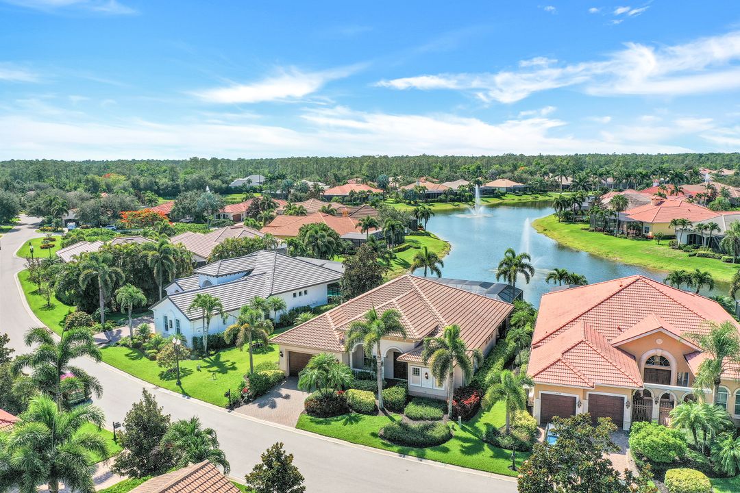 5742 Hammock Isles Dr, Naples, FL 34119