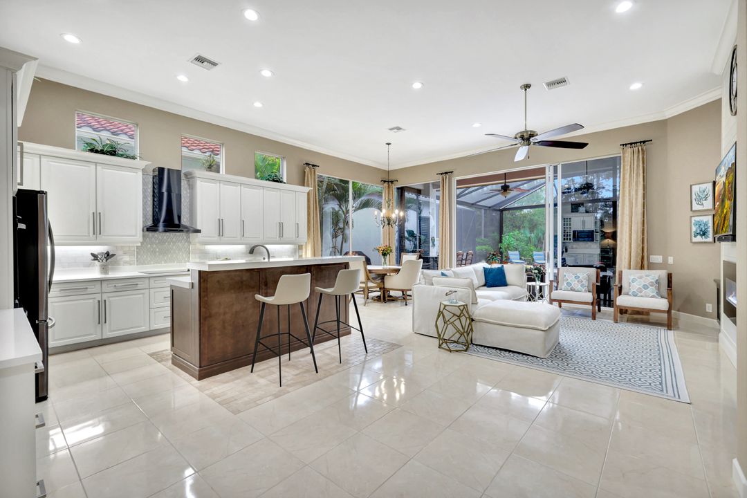 1282 Via Portofino, Naples, FL 34108