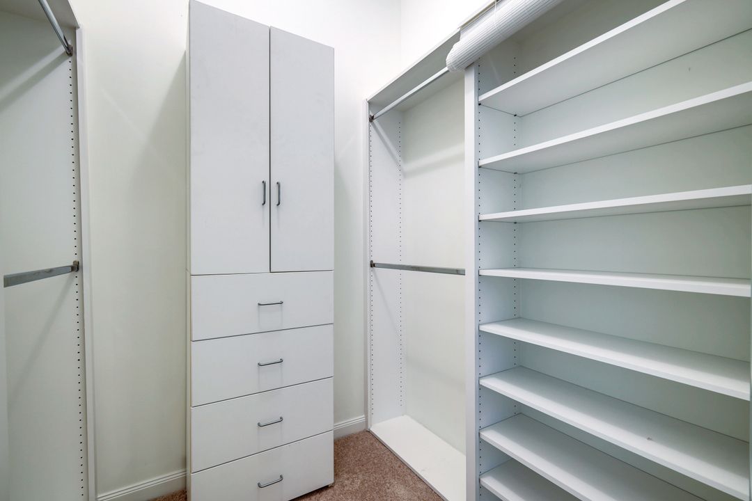 5304 Hawkesbury Way, Naples, FL 34119