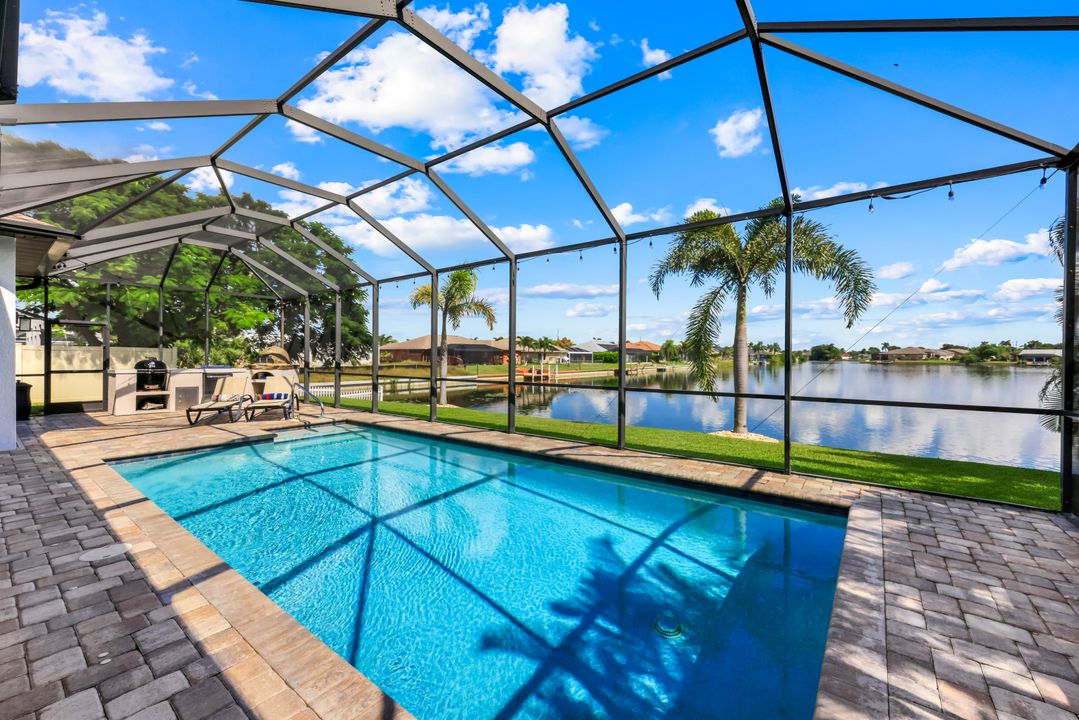 401 NE 19th Pl, Cape Coral, FL 33909