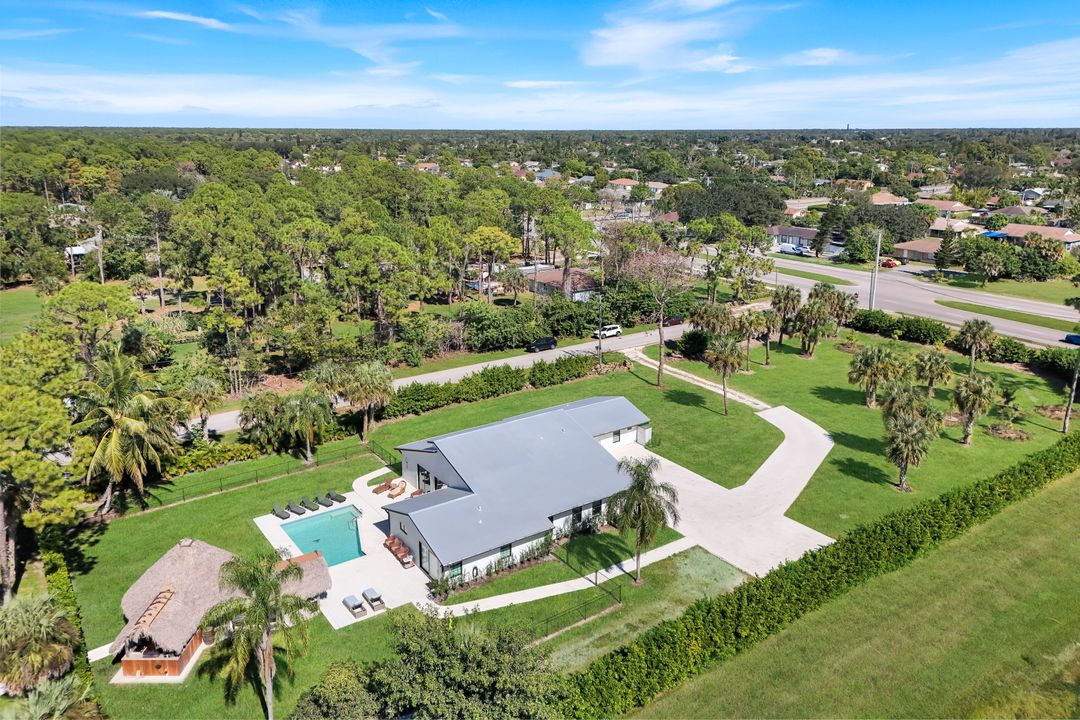 5630 Copper Leaf Ln, Naples, FL 34116