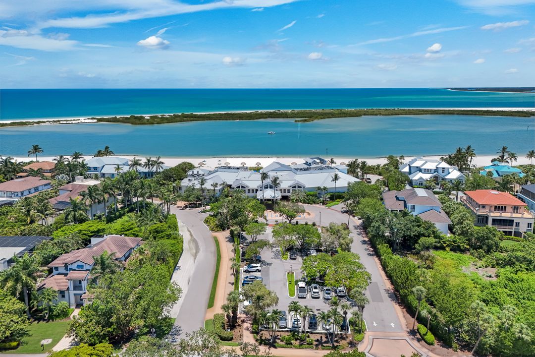 834 Hideaway Cir W, Marco Island, FL 34145