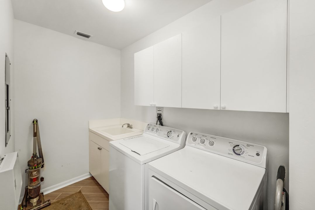 450 Launch Cir #501, Naples, FL 34108