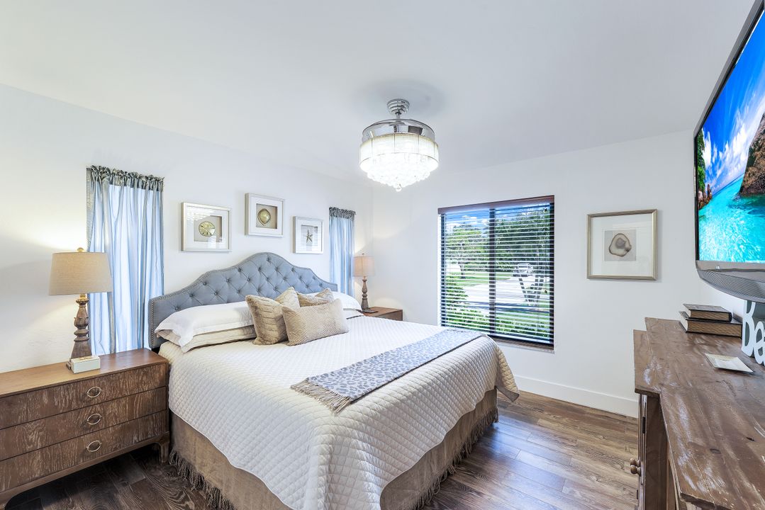 999 E Valley Dr, Bonita Springs, FL 34134