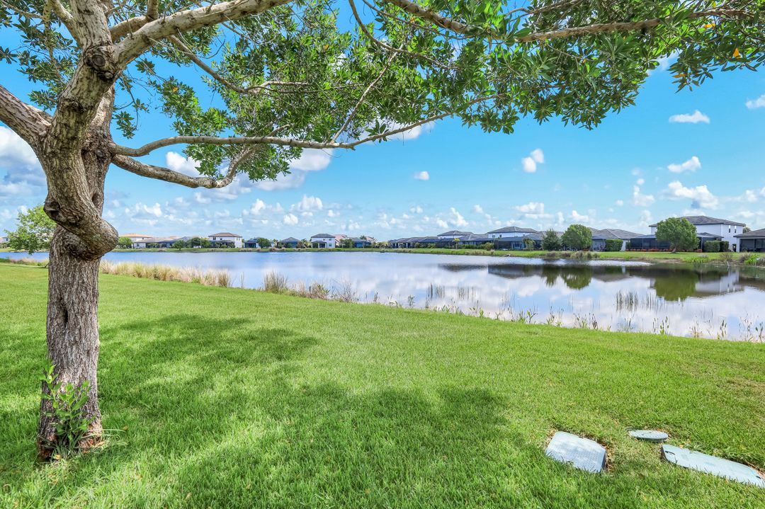 11591 Canopy Loop, Miromar Lakes, FL 33913