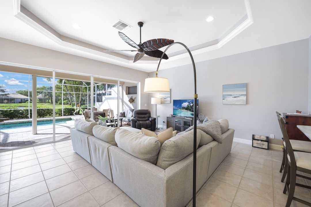 463 Tullamore Ln, Naples, FL 34110