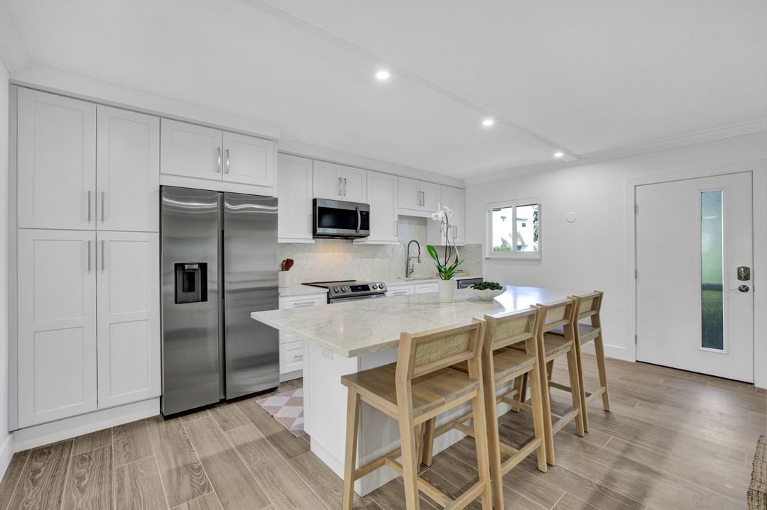 1100 Gulf Shore Blvd N #103, Naples, FL 34102