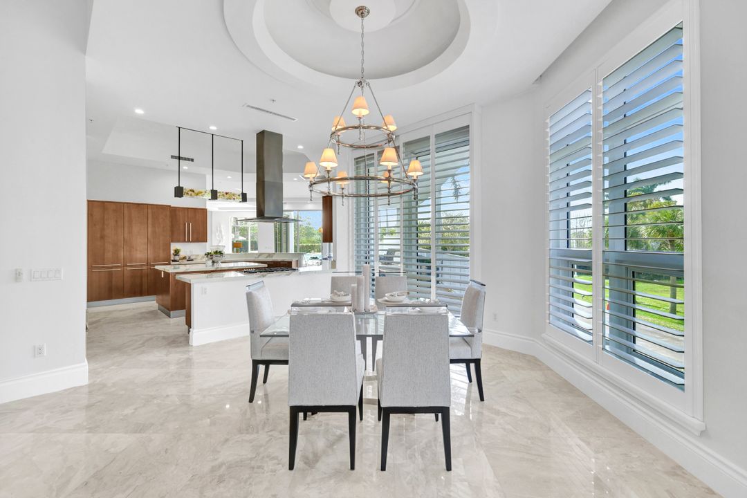 13675 Vanderbilt Dr #210, Naples, FL 34110