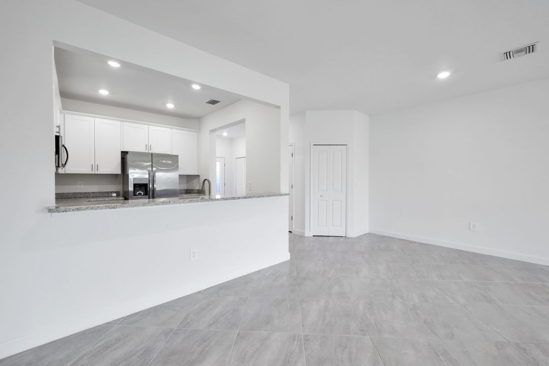 14207 Pine Lodge Ln, Fort Myers, FL 33913