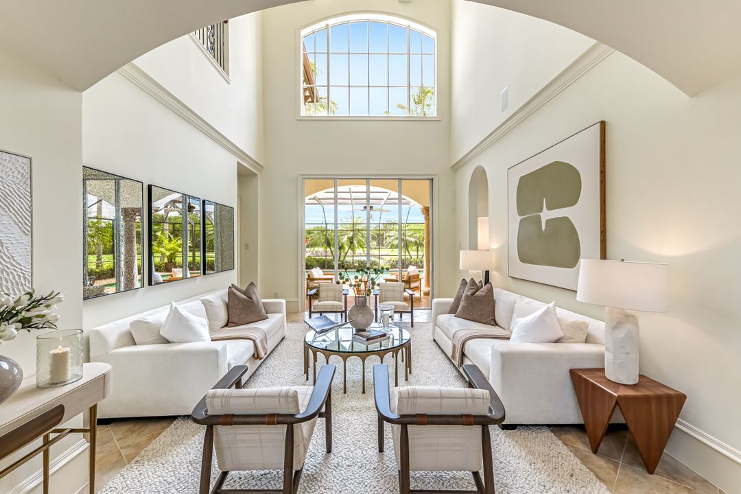 2861 Capistrano Way, Naples, FL 34105