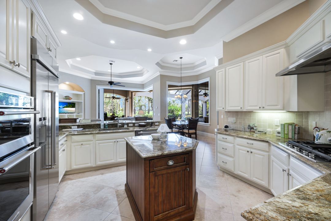 3848 Mahogany Bend Dr, Naples, FL 34114