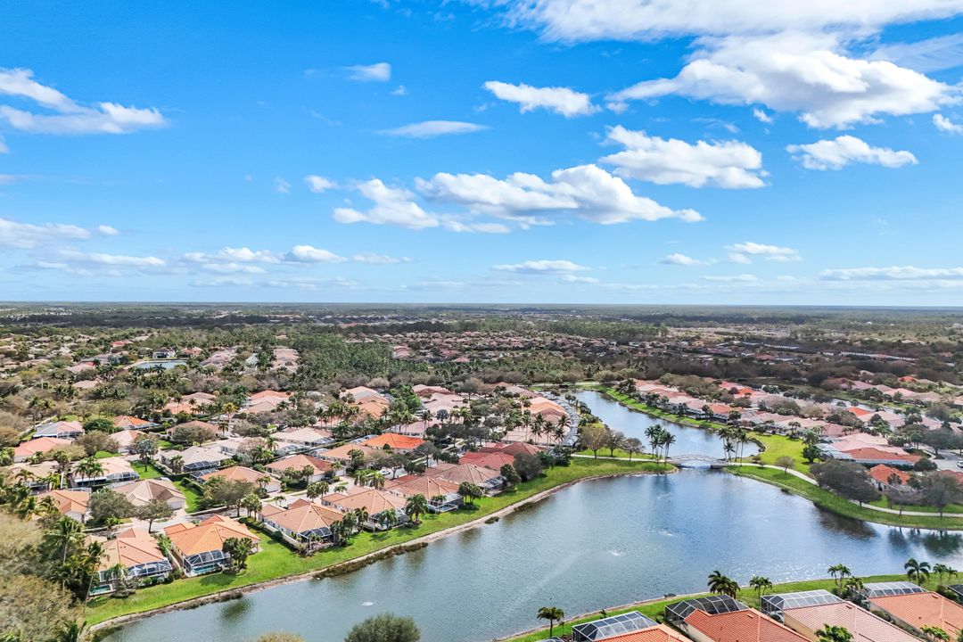 4272 Redonda Ln, Naples, FL 34119