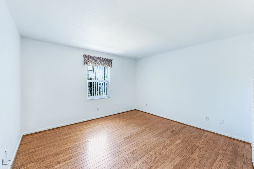 1530 Imperial Golf Course Blvd #312, Naples, FL 34110