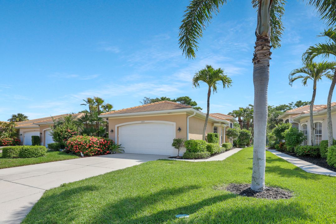12695 Fox Ridge Dr, Bonita Springs, FL 34135