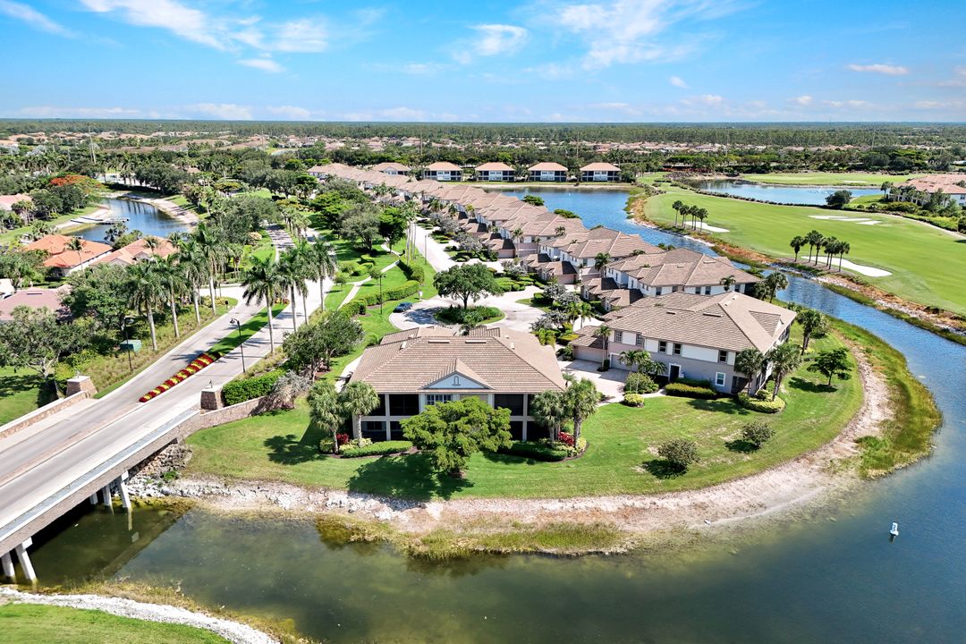 8723 Coastline Ct #202, Naples, FL 34120