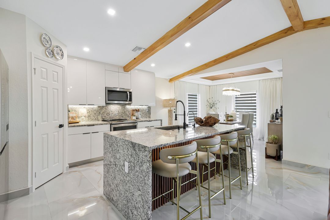 2003 NE 6th Ave, Cape Coral, FL 33909