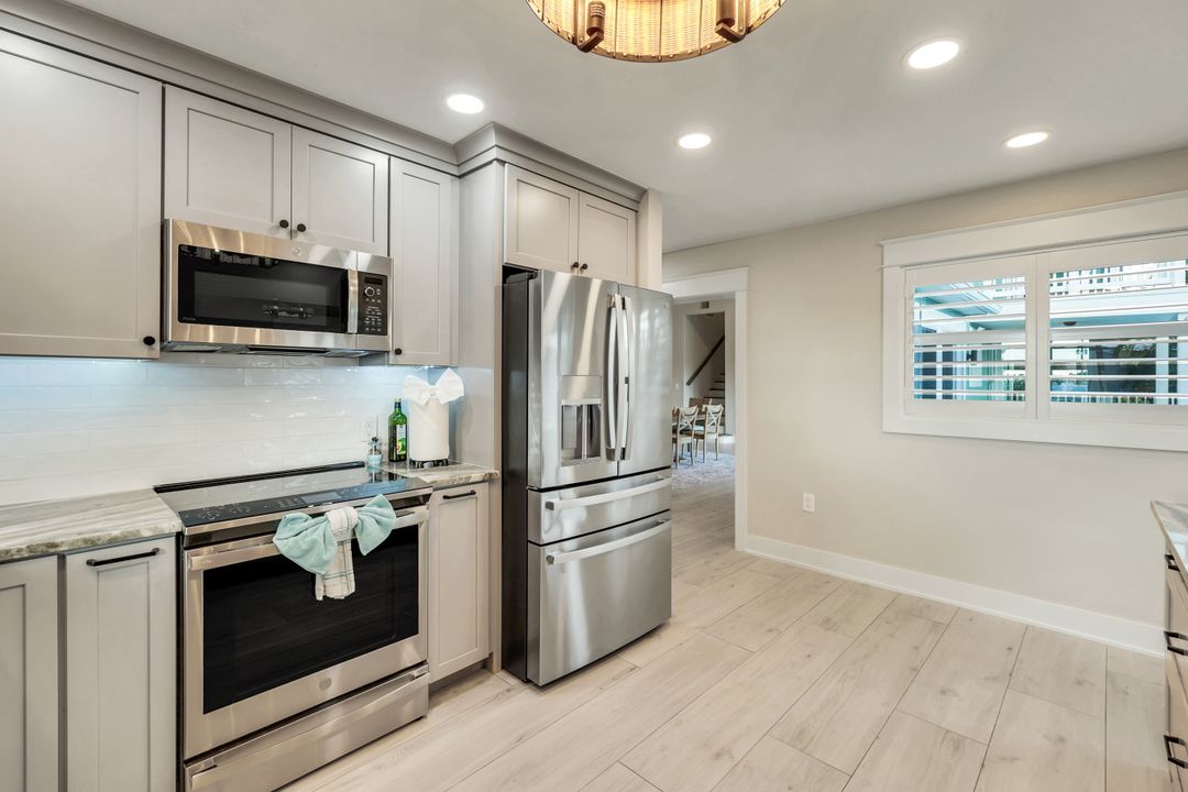 11861 Isle of Palms Dr, Fort Myers Beach, FL 33931