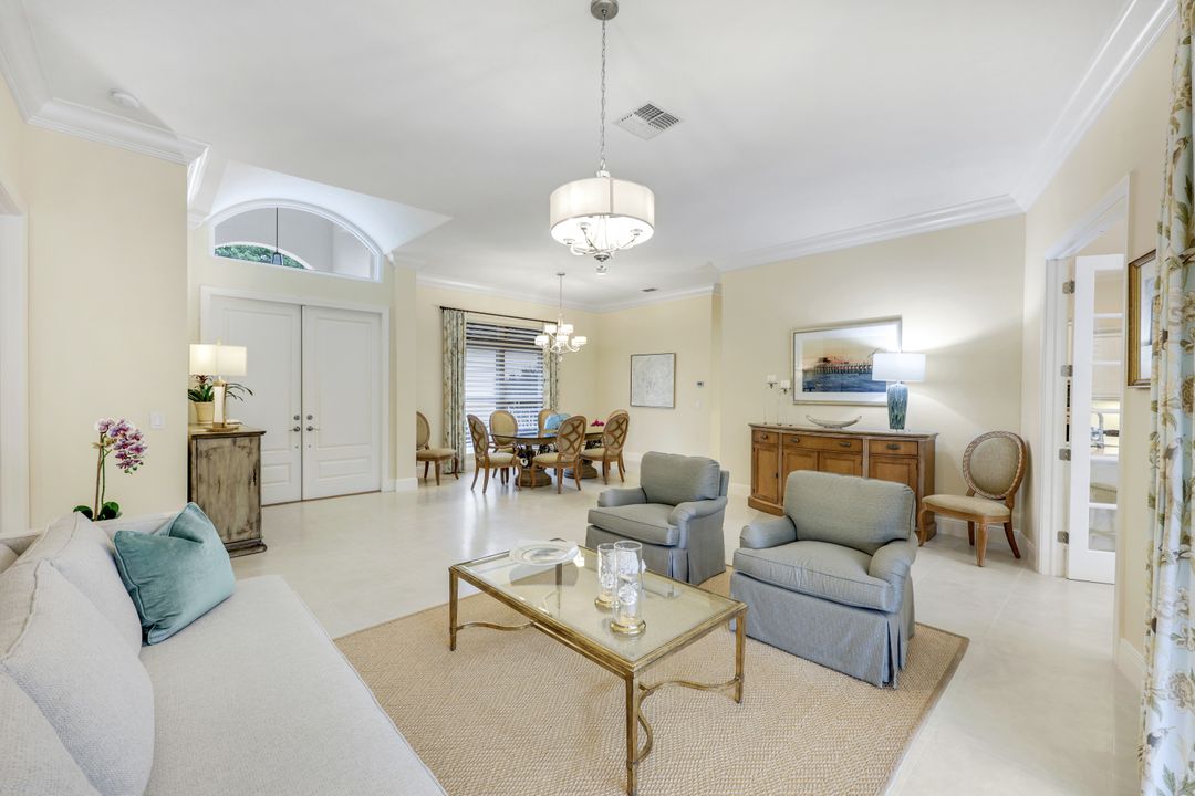 6632 Glen Arbor Way, Naples, FL 34119