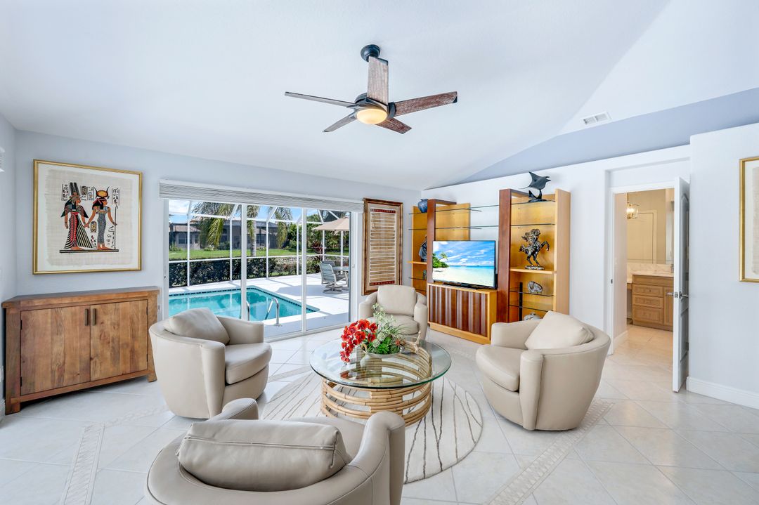 1343 Old Oak Ln, Naples, FL 34110