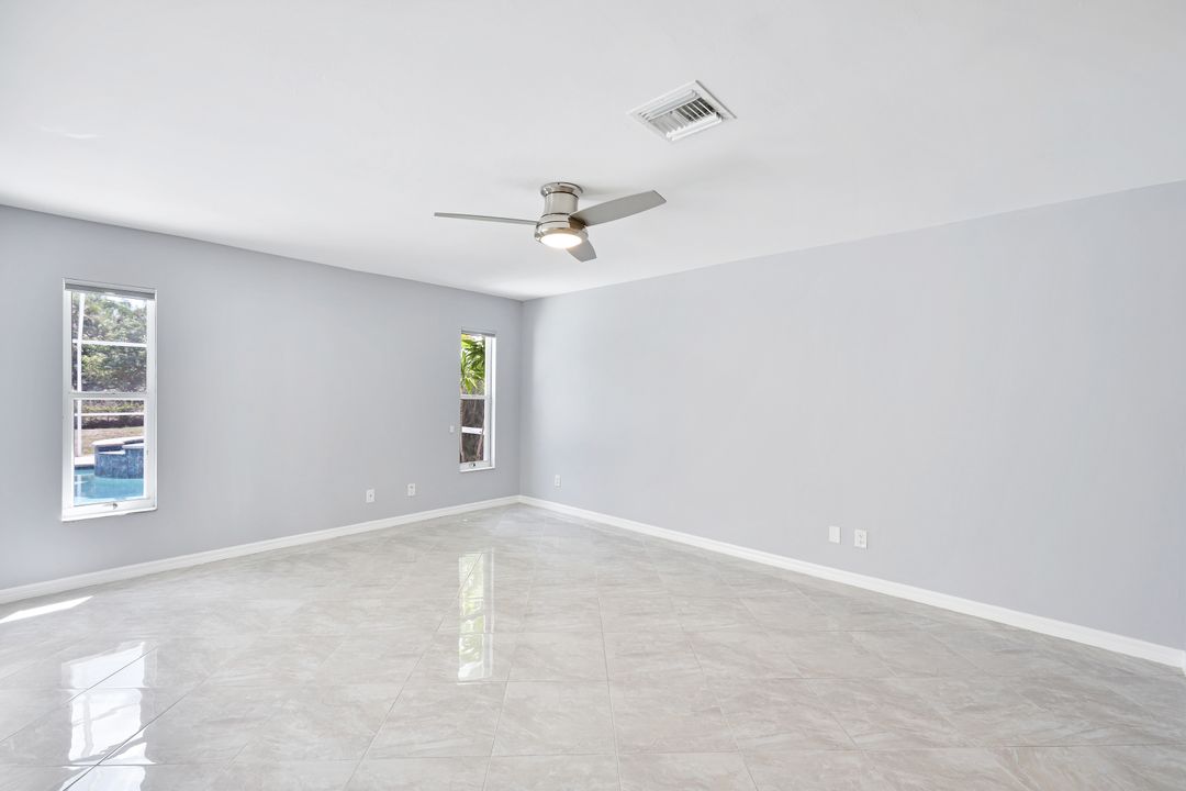 320 19th St NW, Naples, FL 34120