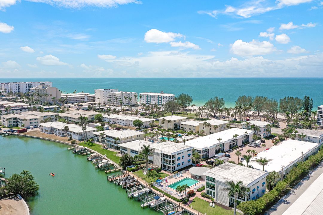 2100 Gulf Shore Blvd N #215, Naples, FL 34102