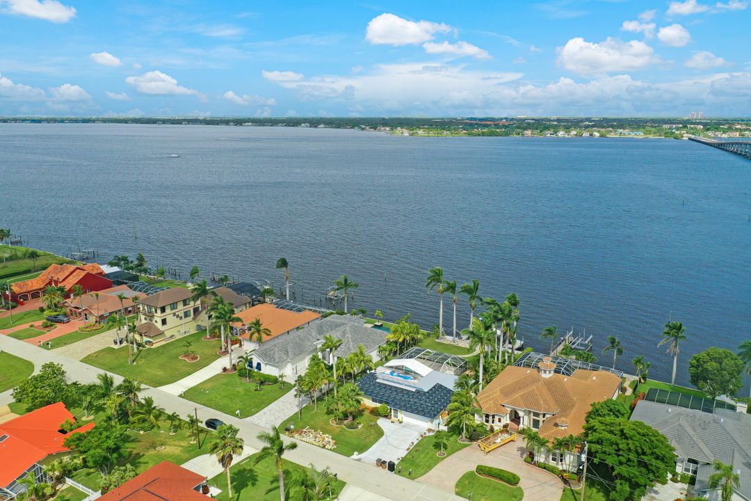 4611 SE 20th Pl, Cape Coral, FL 33904