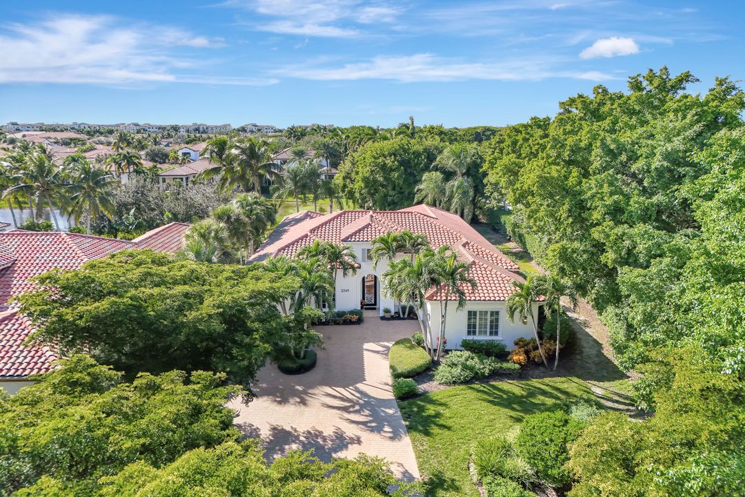 2249 Miramonte Ct, Naples, FL 34105