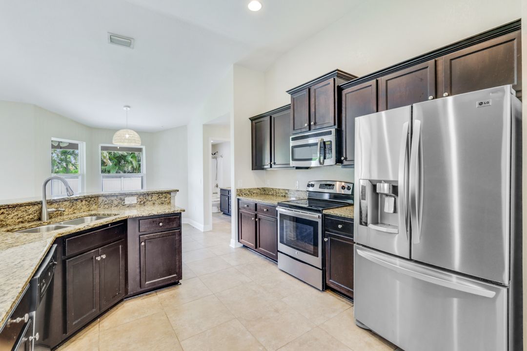 2610 SW 32nd St, Cape Coral, FL 33914