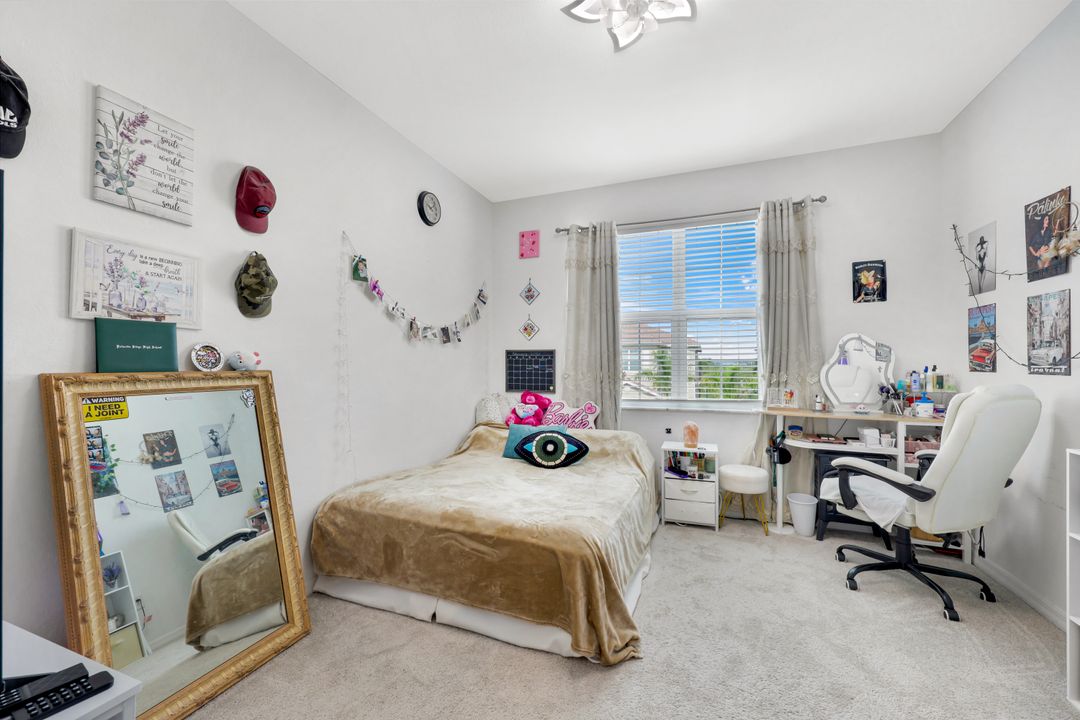 2942 Citrus St, Naples, FL 34120