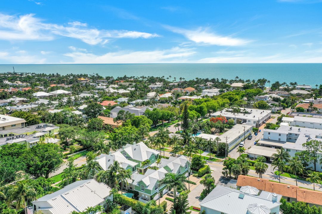 331 3rd Ave S #4, Naples, FL 34102