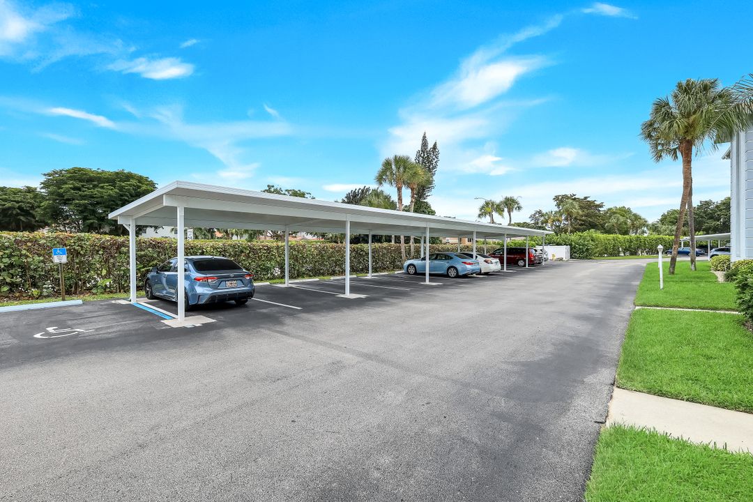 9850 Victoria Ln #205, Naples, FL 34109