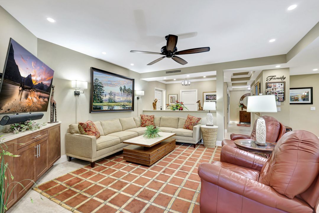 6820 Pelican Bay Blvd #133, Naples, FL 34108