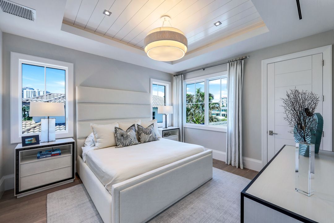 403 Neapolitan Way, Naples, FL 34103