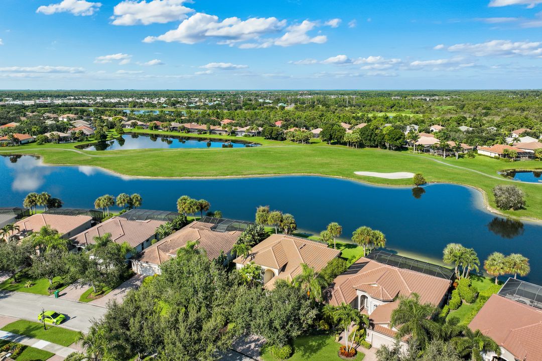 8737 Mustang Island Cir, Naples, FL 34113