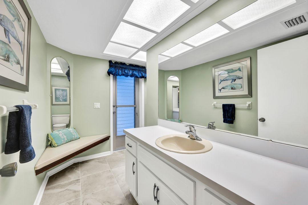 701 SW 52nd St, Cape Coral, FL 33914