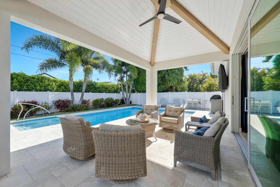 715 102nd Ave N, Naples, FL 34108