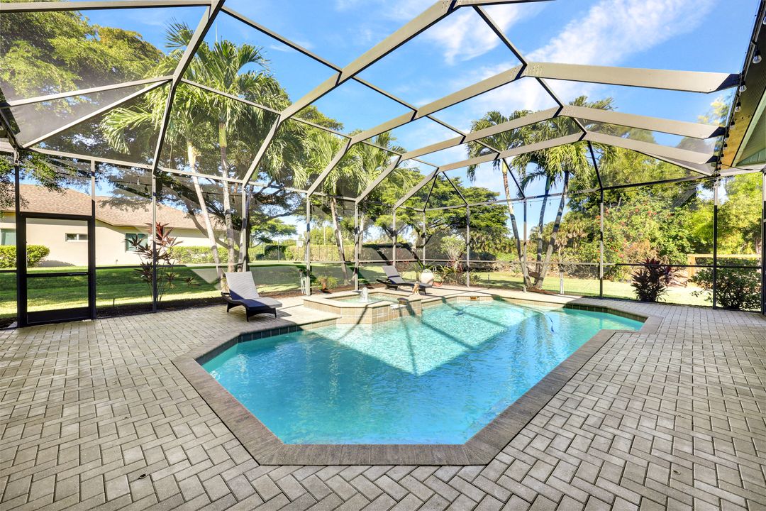 15321 Blackhawk Dr, Fort Myers, FL 33912