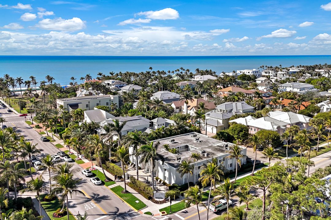 175 5th Ave S #107, Naples, FL 34102