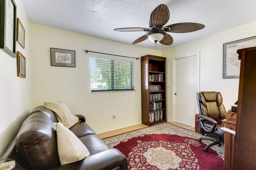 1725 SE 9th Terrace, Cape Coral, FL 33990