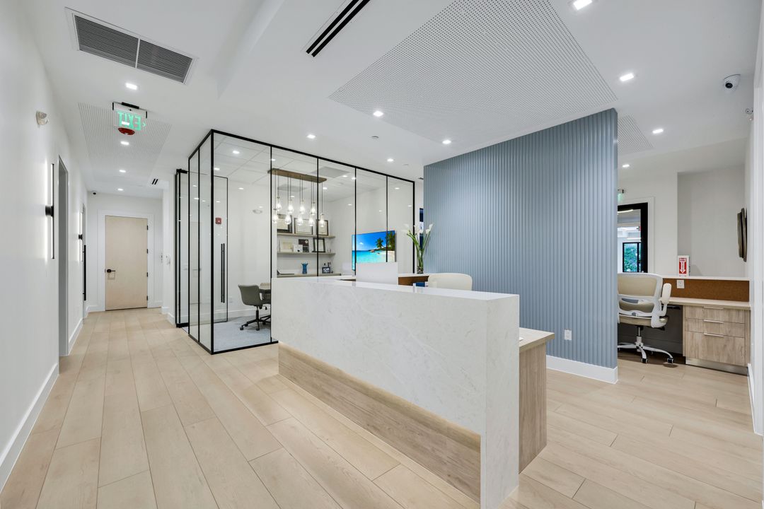3080 Tamiami Trl E #202, Naples, FL 34112